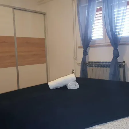 Carmen Apartment *